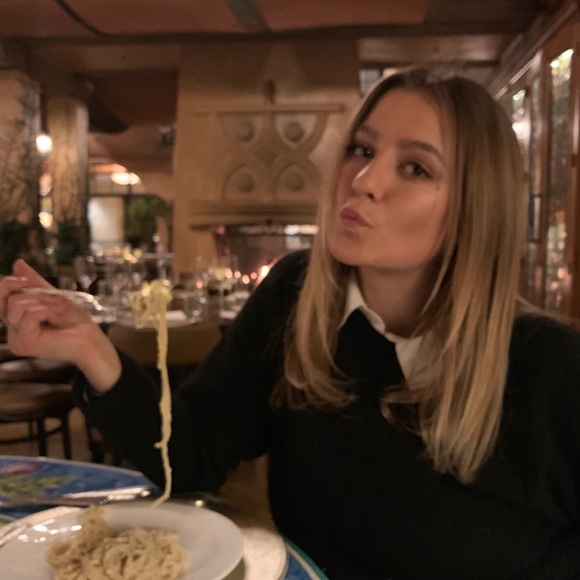 Meet your Posher, Lindsay - Picture 1 of 1